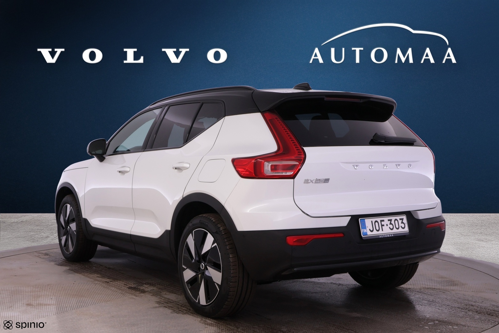 VOLVO EX40 6
