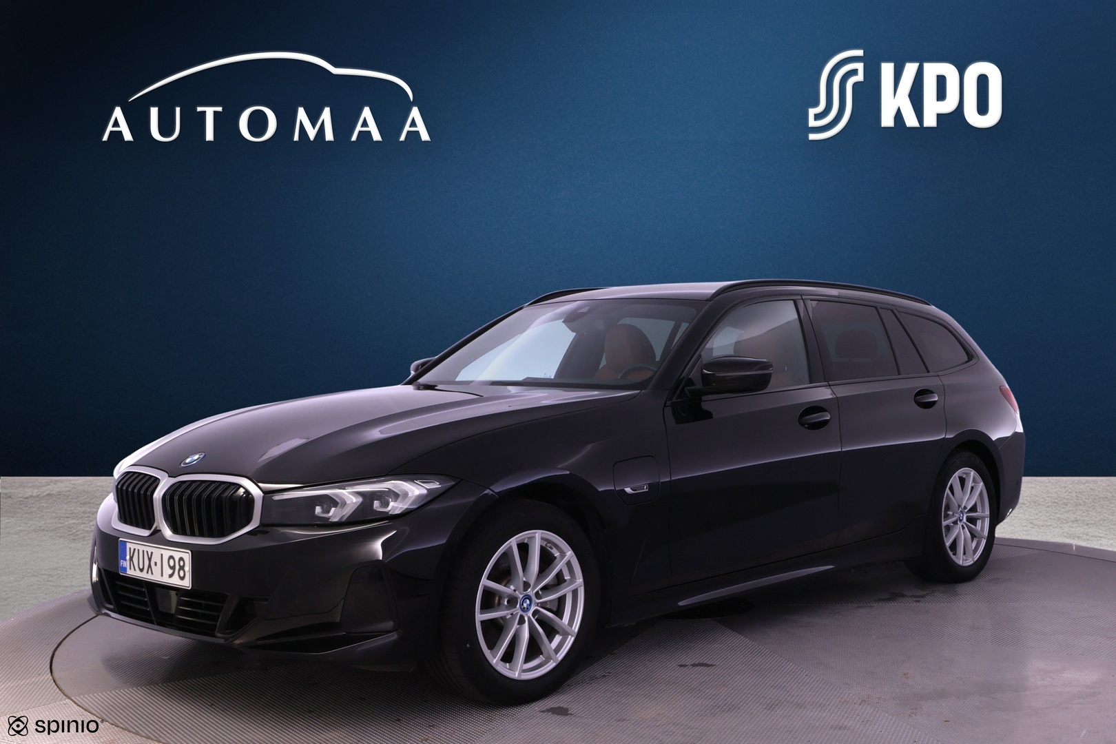 BMW 330 2023