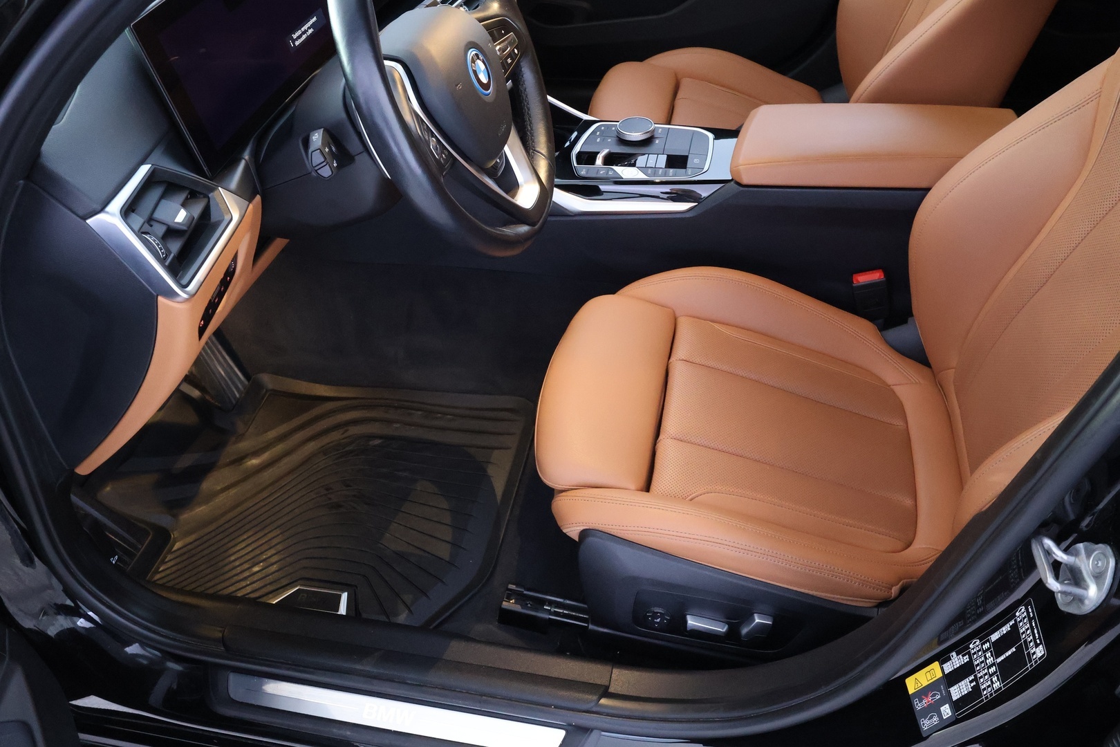 BMW 330 2023