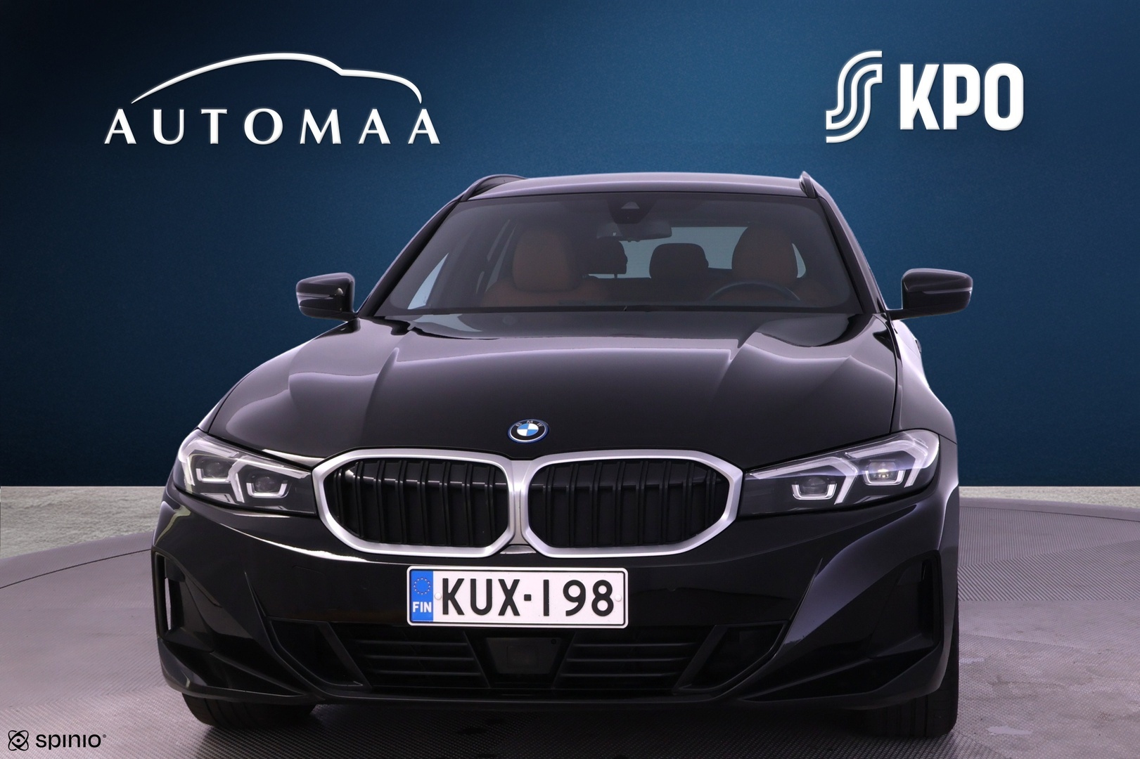 BMW 330 2023