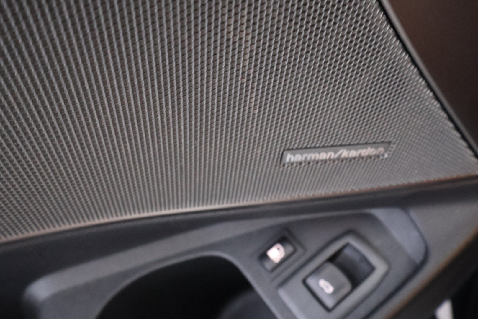 BMW 330 2023