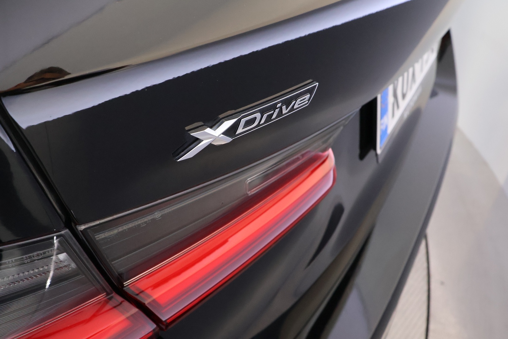 BMW 330 2023