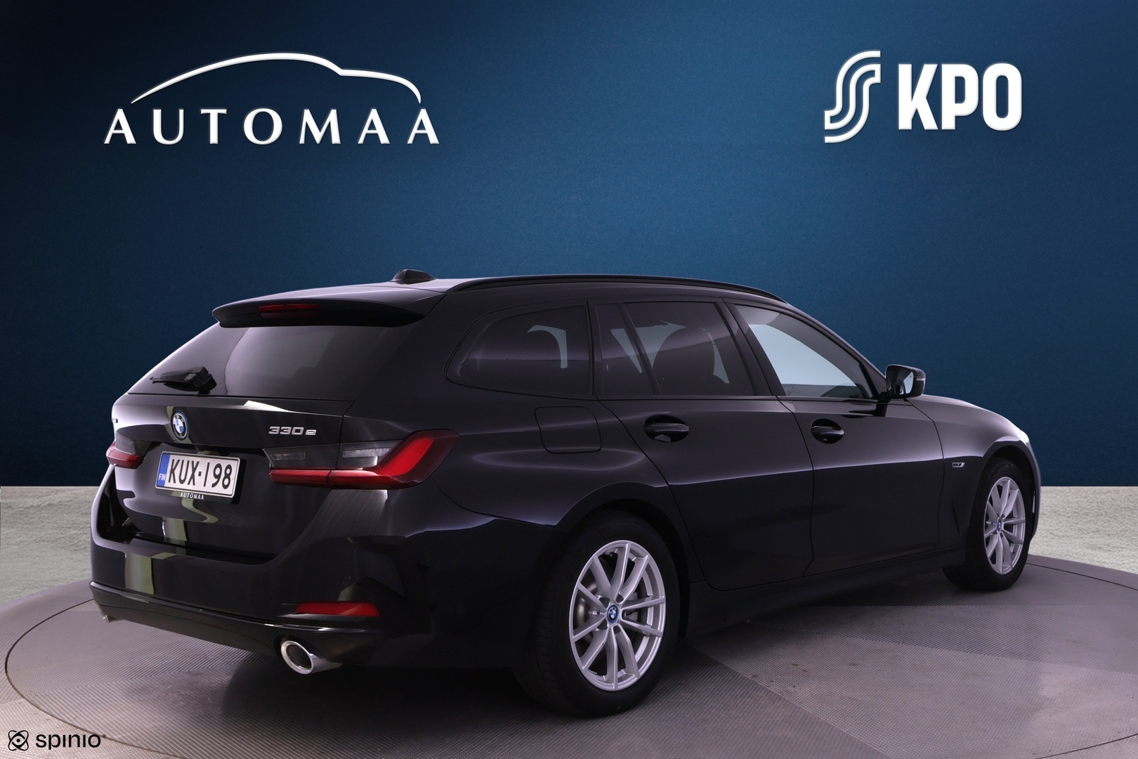 BMW 330 2023