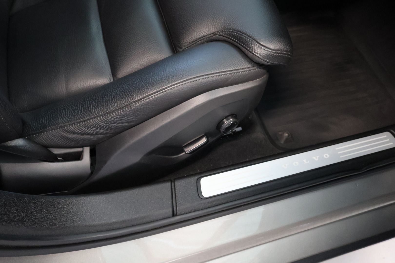 VOLVO V60 2019