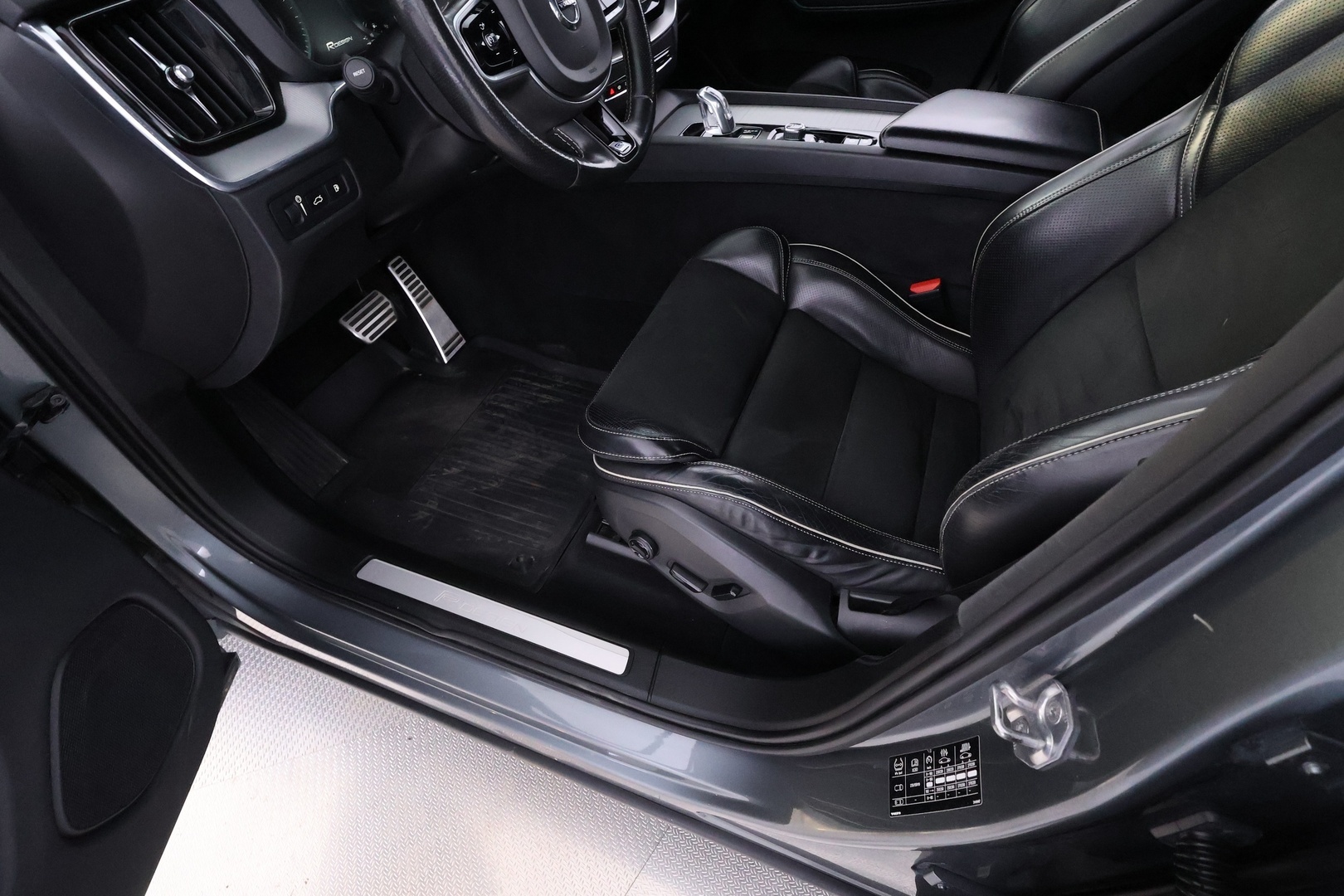 VOLVO XC60 2018