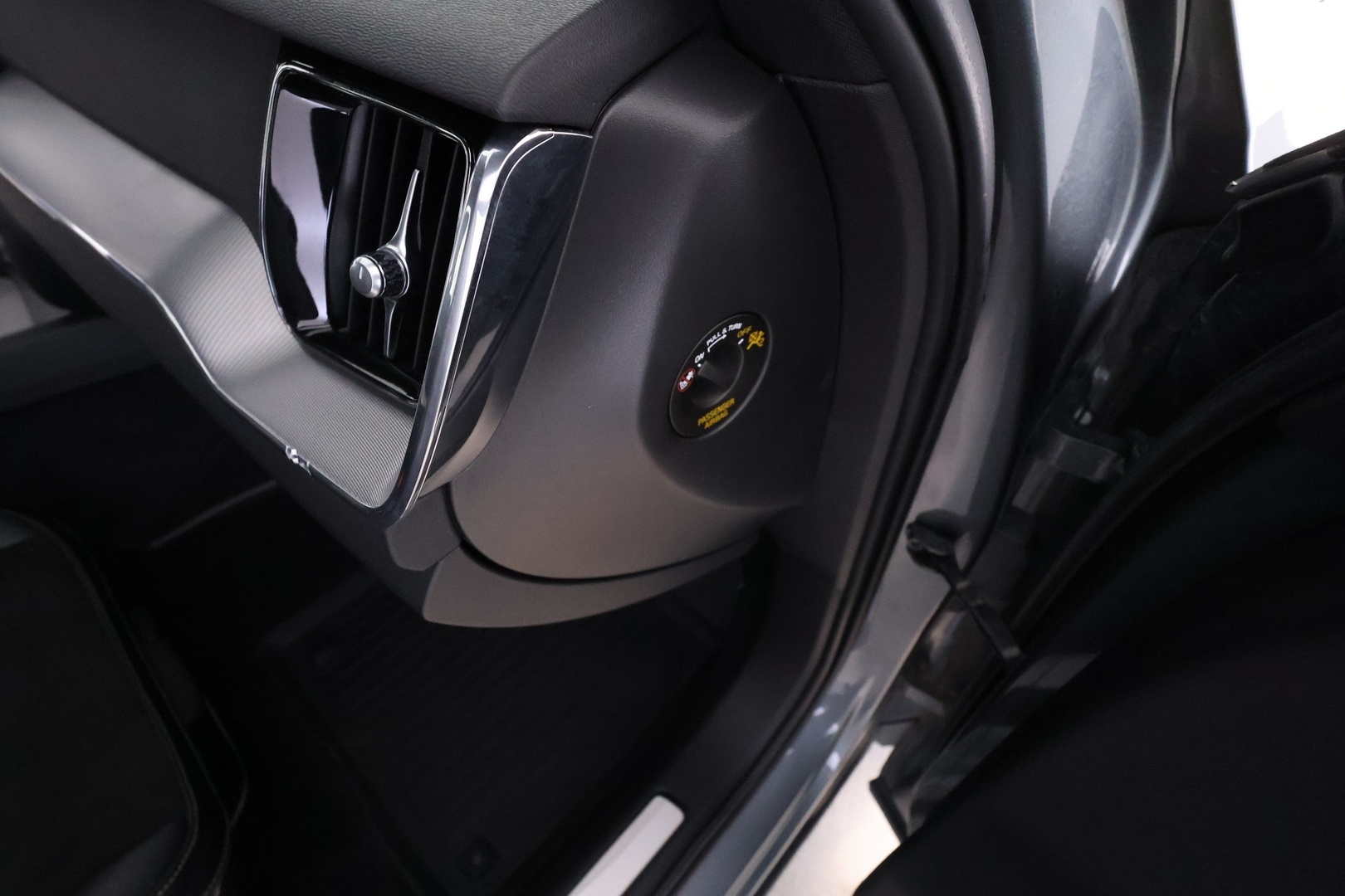 VOLVO XC60 2018