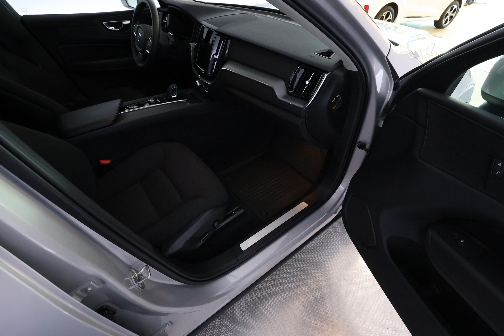 VOLVO XC60 2022