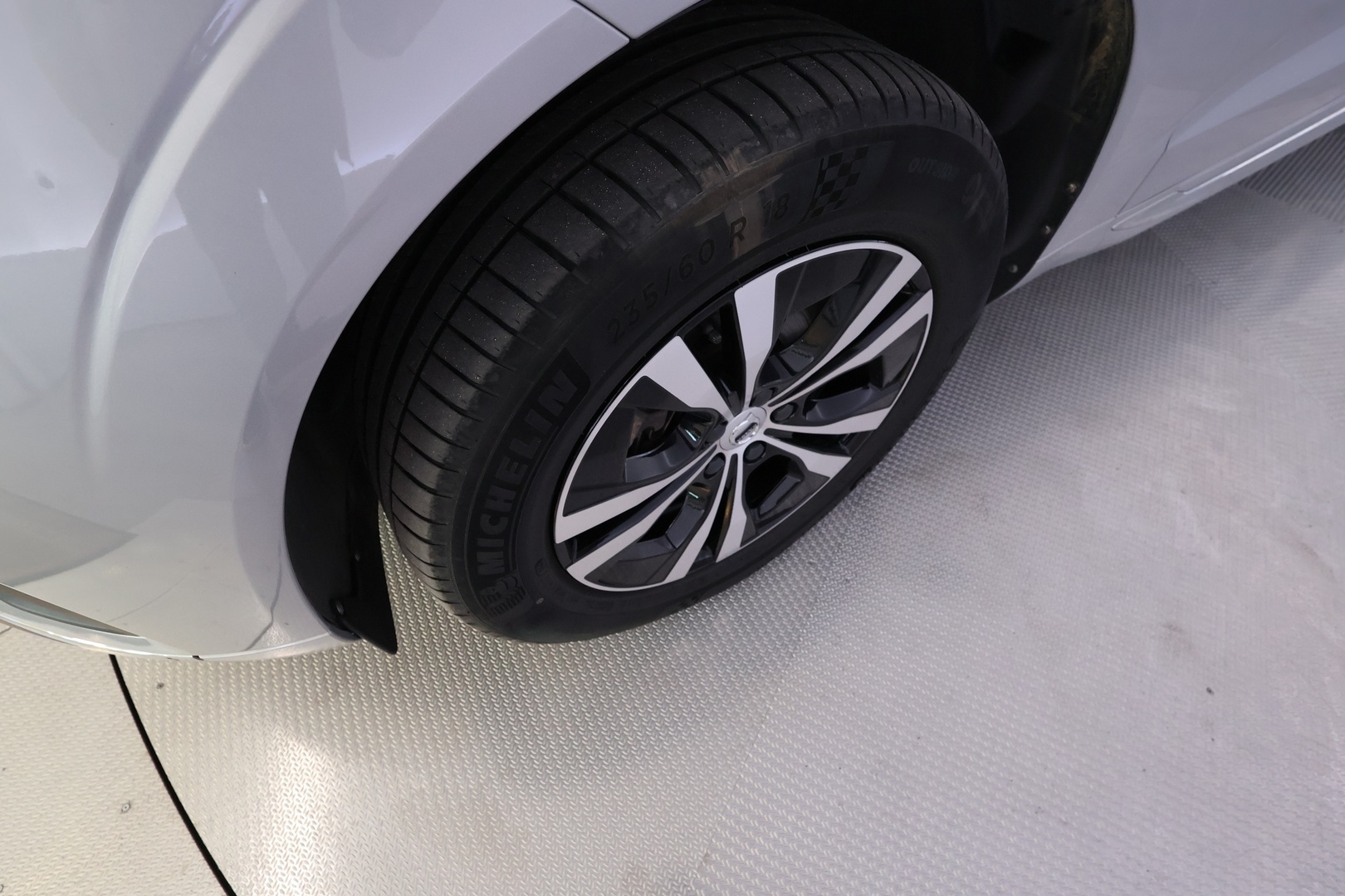 VOLVO XC60 2022