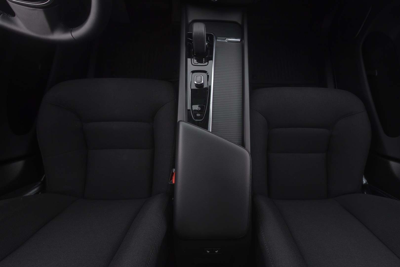 VOLVO XC60 2022
