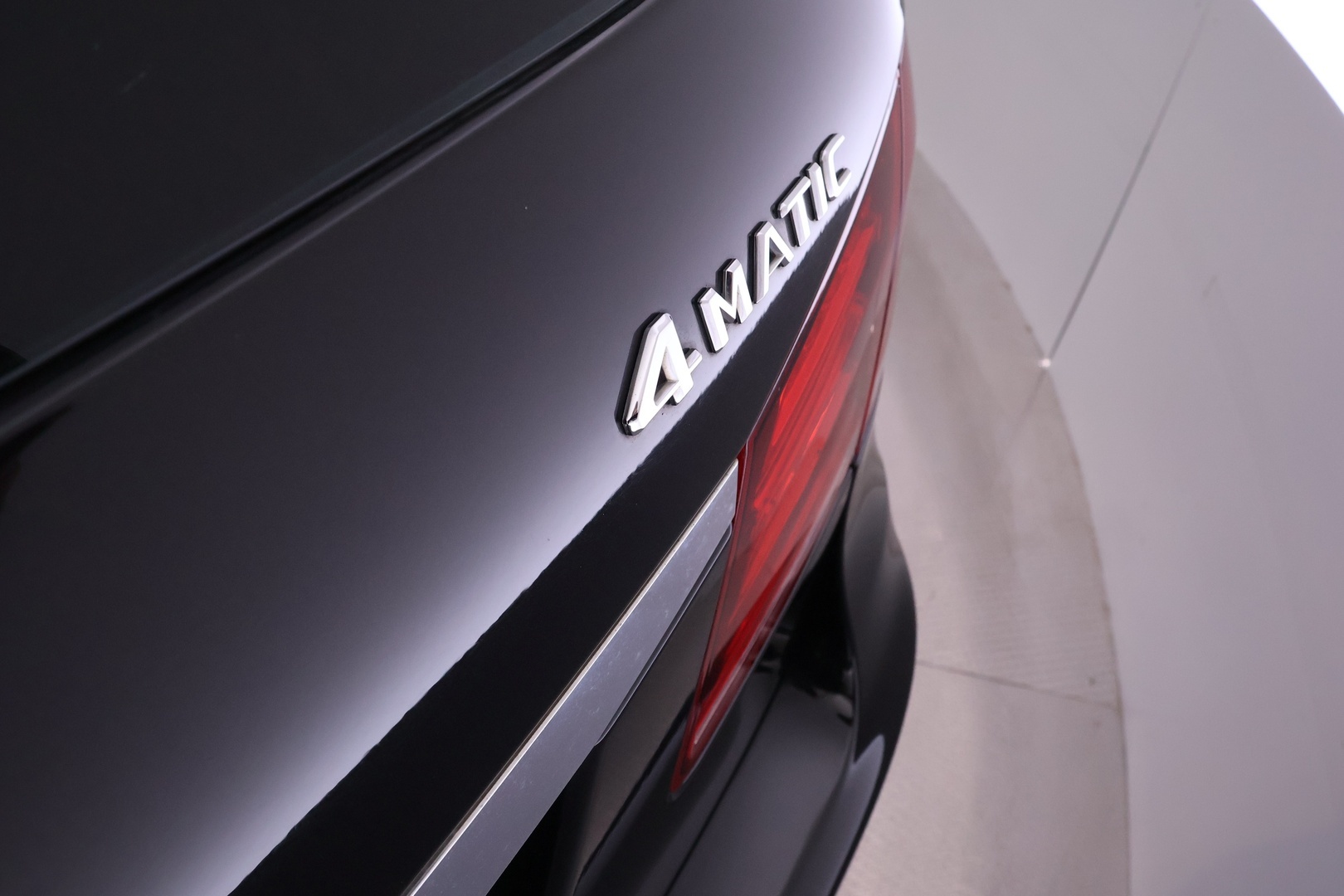 MERCEDES-BENZ E 2013