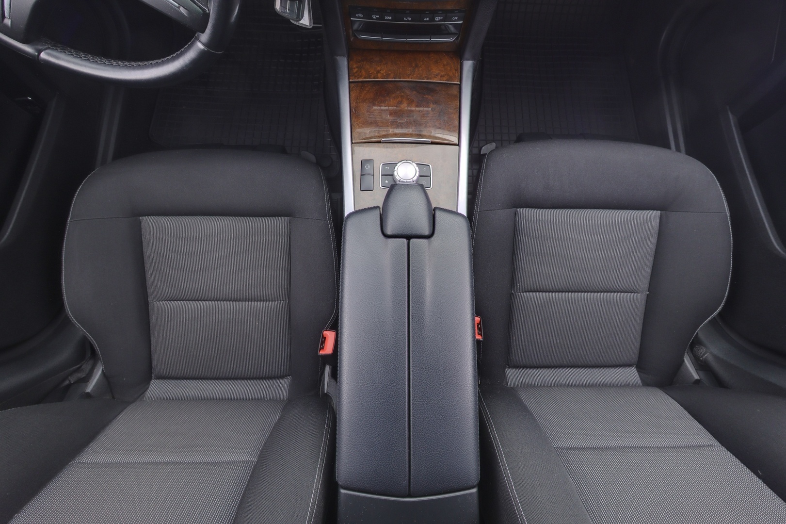 MERCEDES-BENZ E 2013