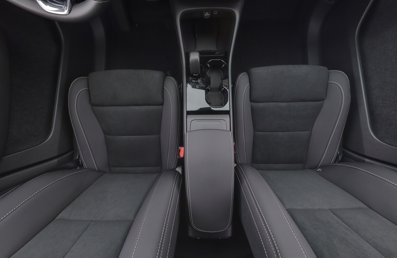 VOLVO EX40 2026