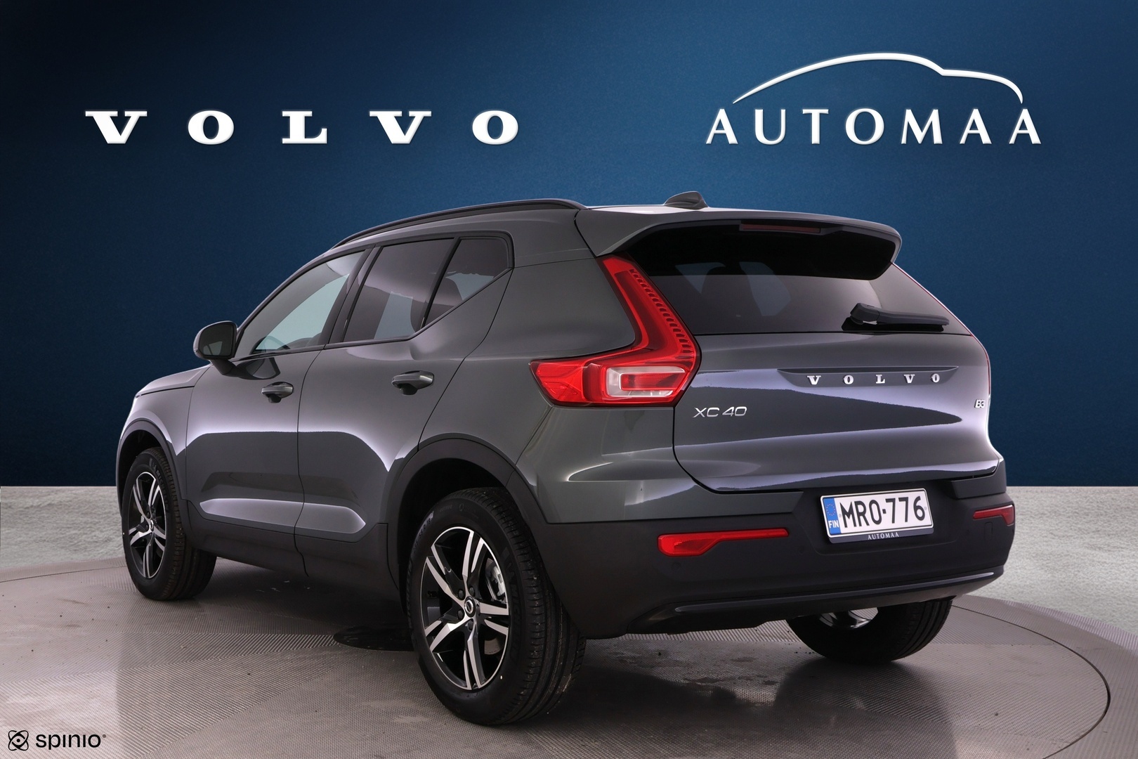VOLVO XC40 2026
