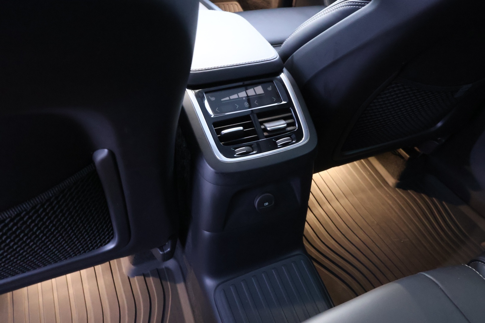 VOLVO XC90 2024
