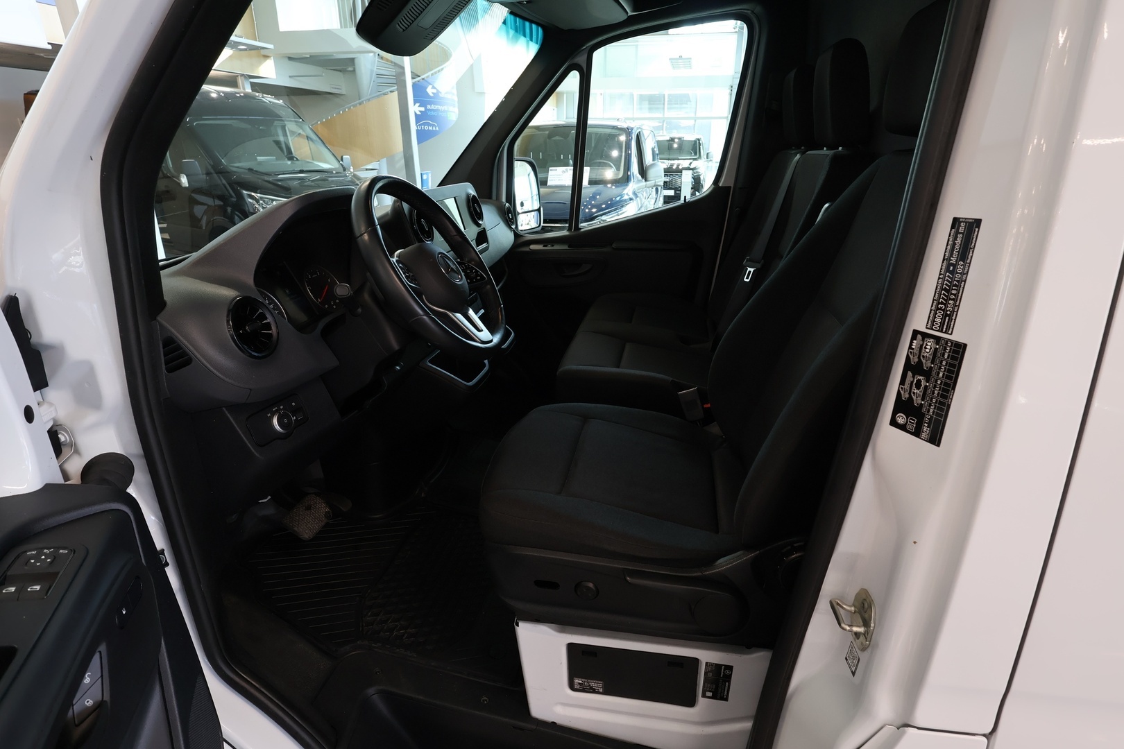 MERCEDES-BENZ Sprinter 2024