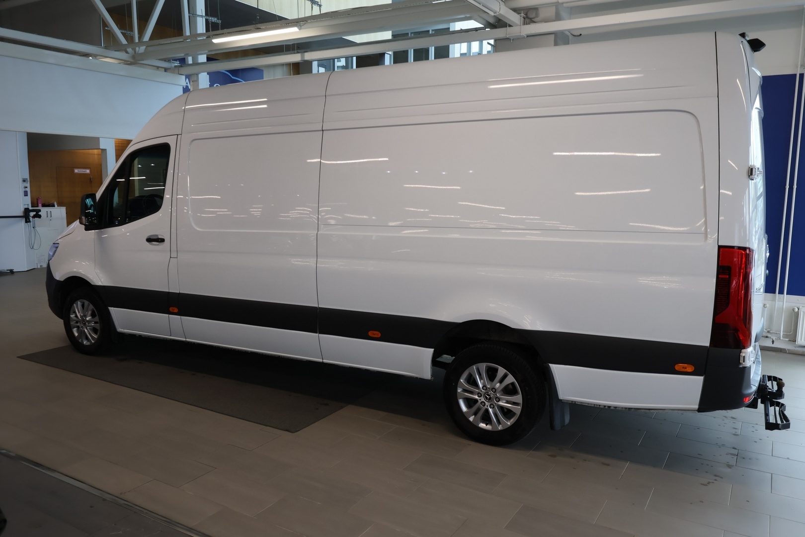 MERCEDES-BENZ Sprinter 2024