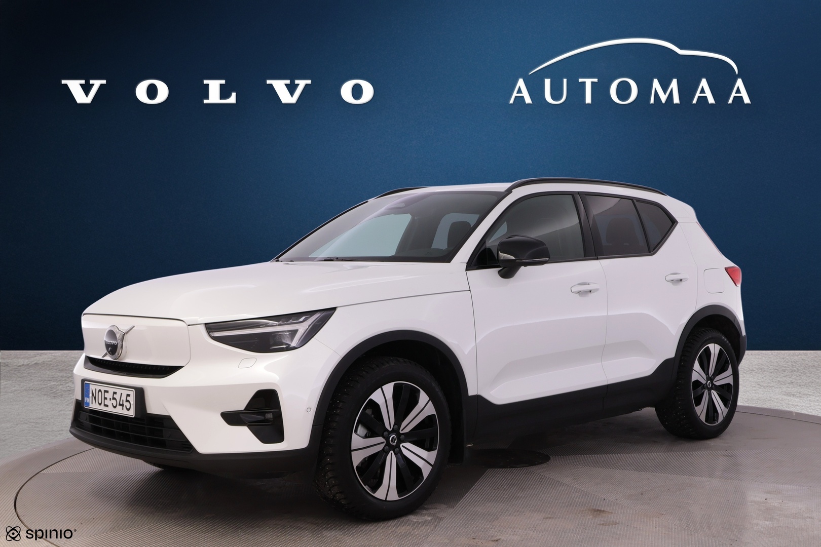 VOLVO EX40 1