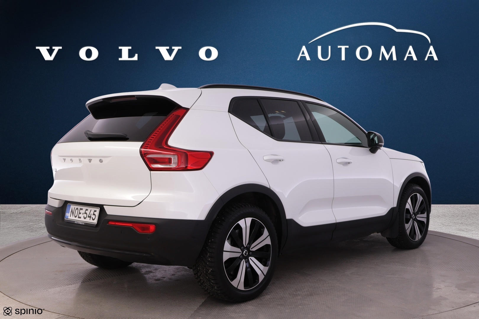 VOLVO EX40 4