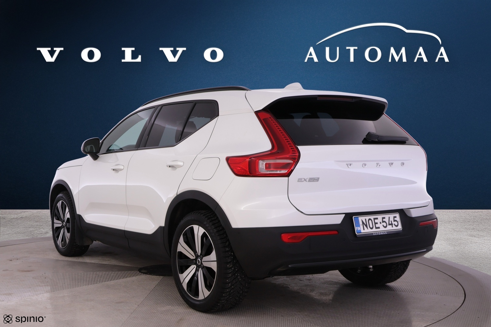 VOLVO EX40 6
