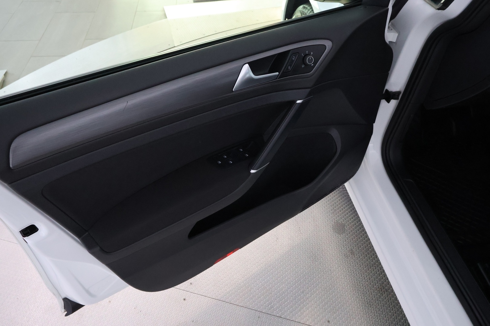VOLKSWAGEN Golf 11