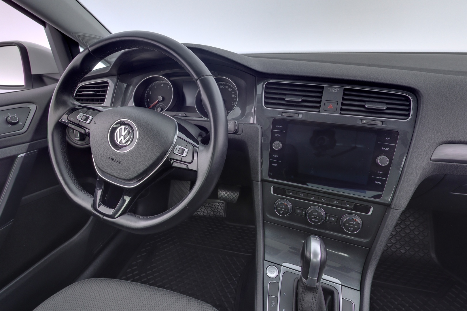 VOLKSWAGEN Golf 8