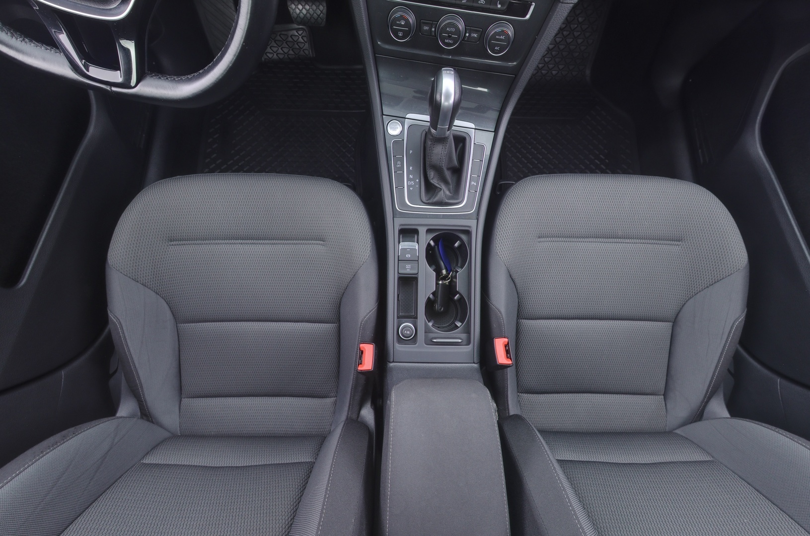 VOLKSWAGEN Golf 9