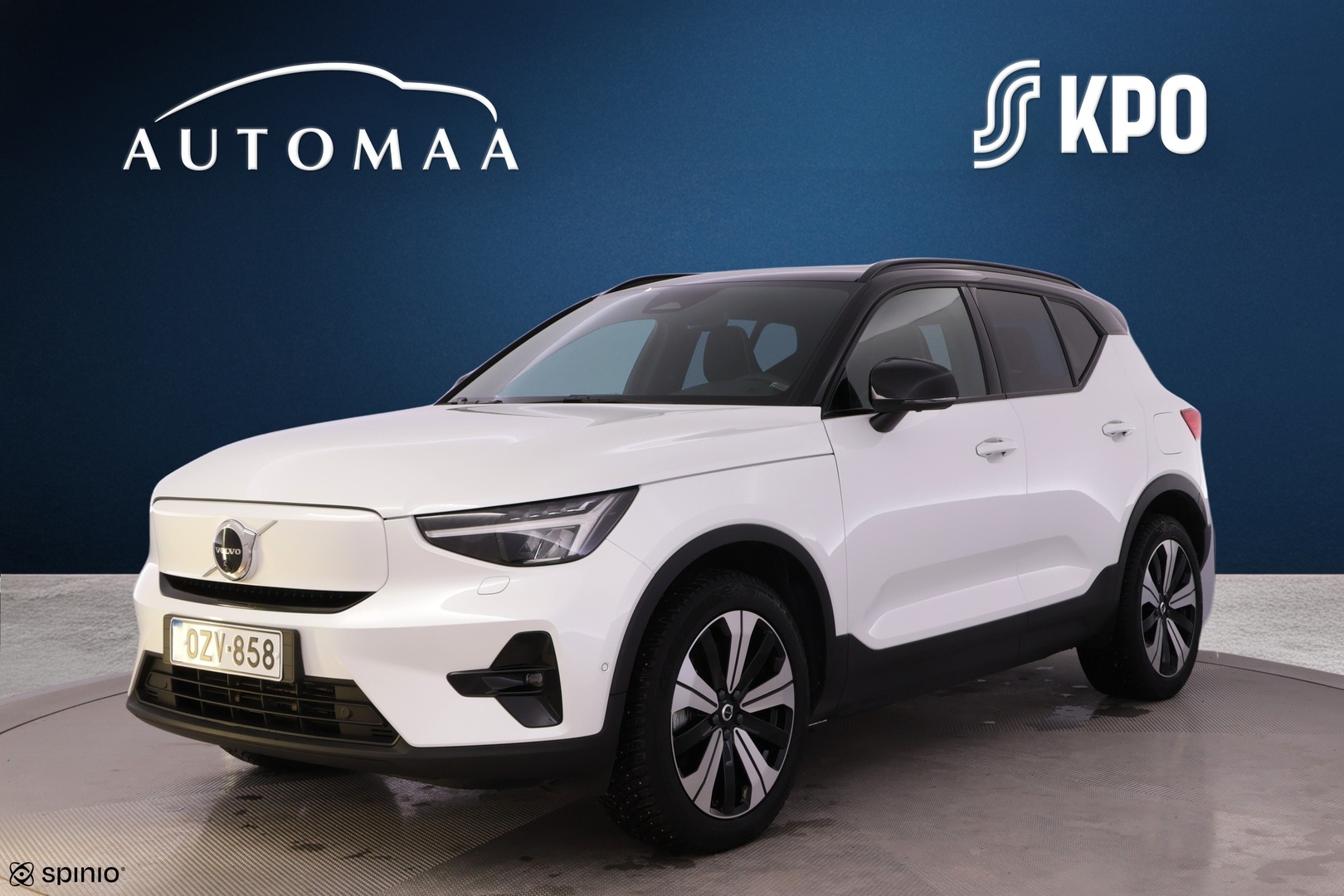 VOLVO XC40 2023