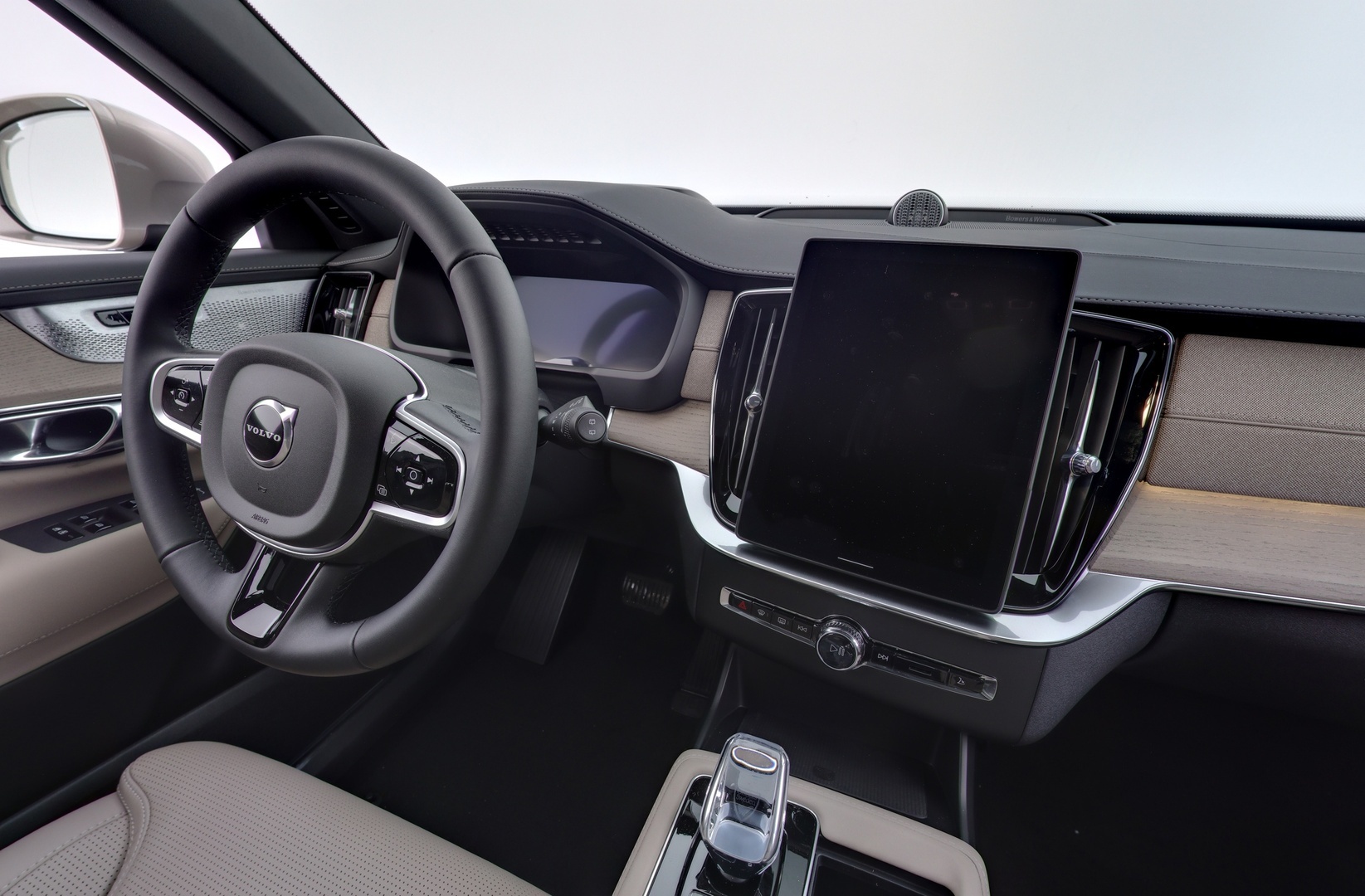 VOLVO XC60 2026