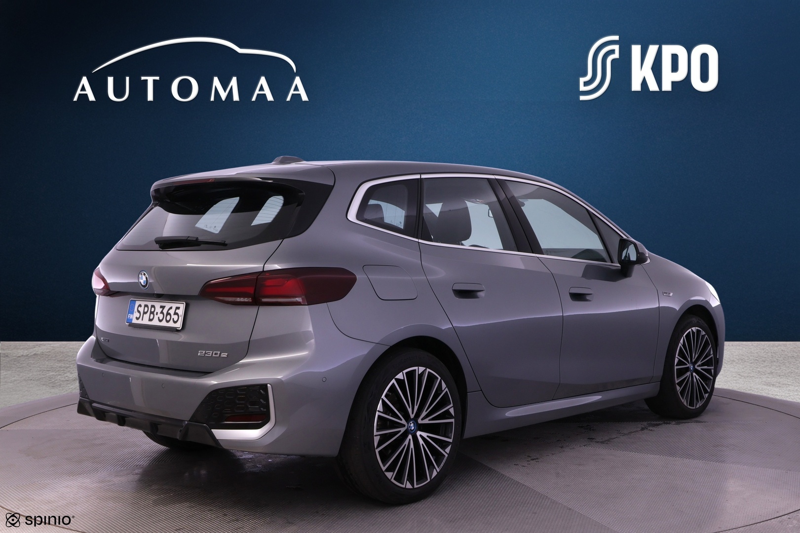 BMW 230 2023
