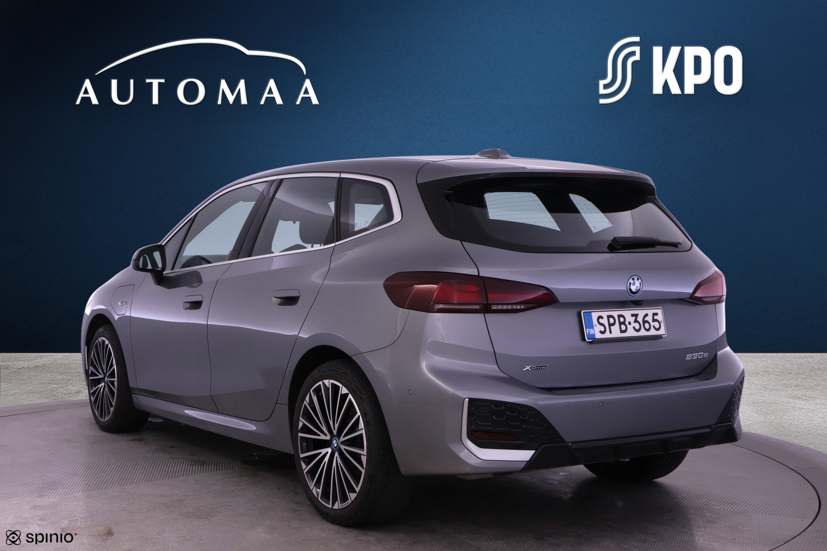 BMW 230 2023