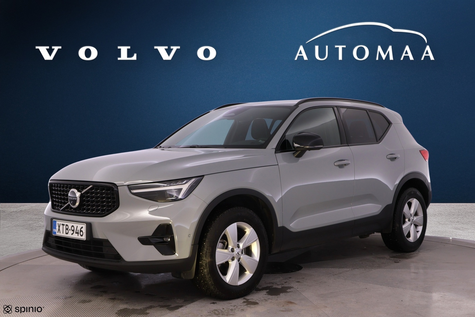 VOLVO XC40 1