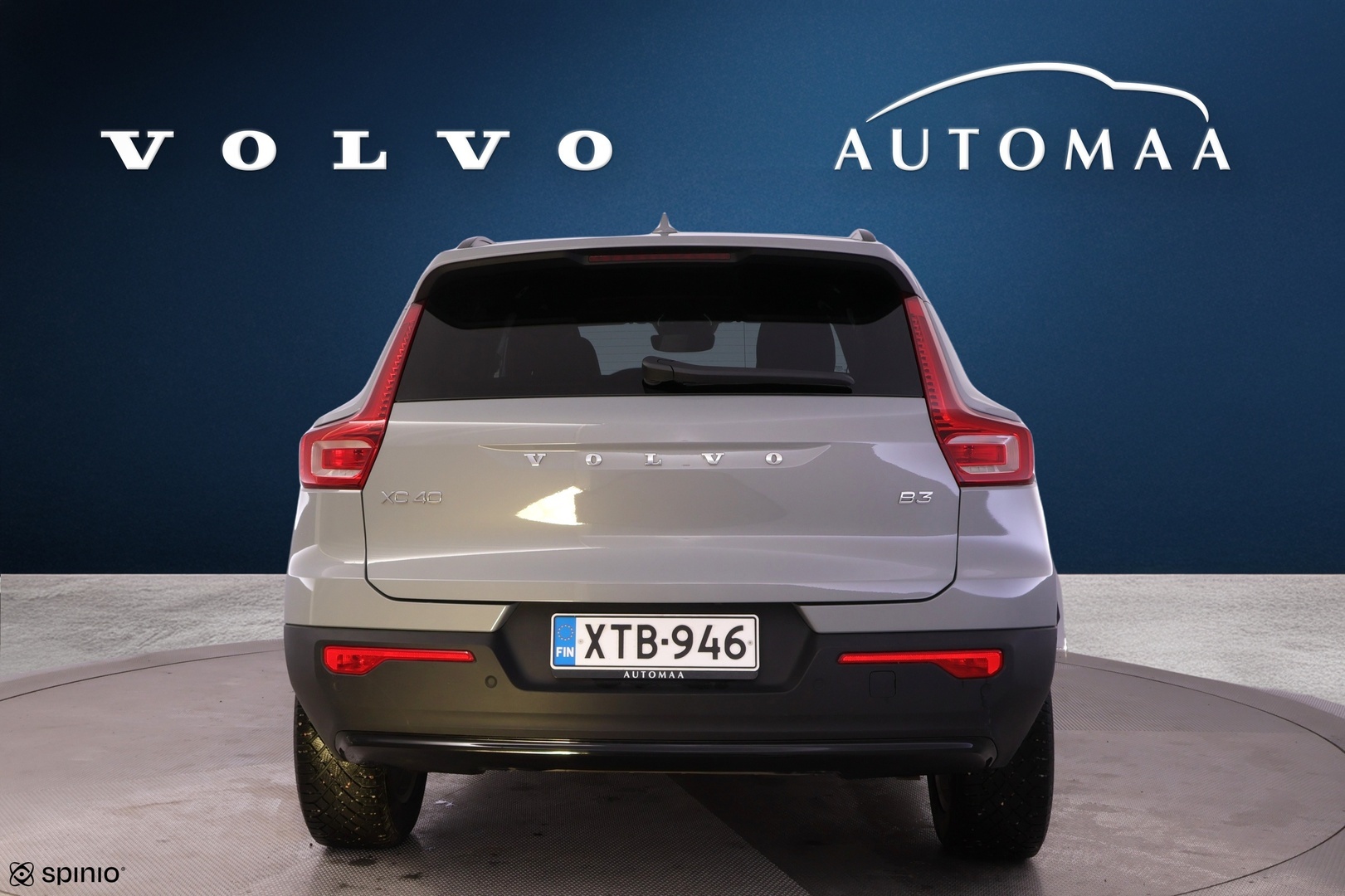 VOLVO XC40 5