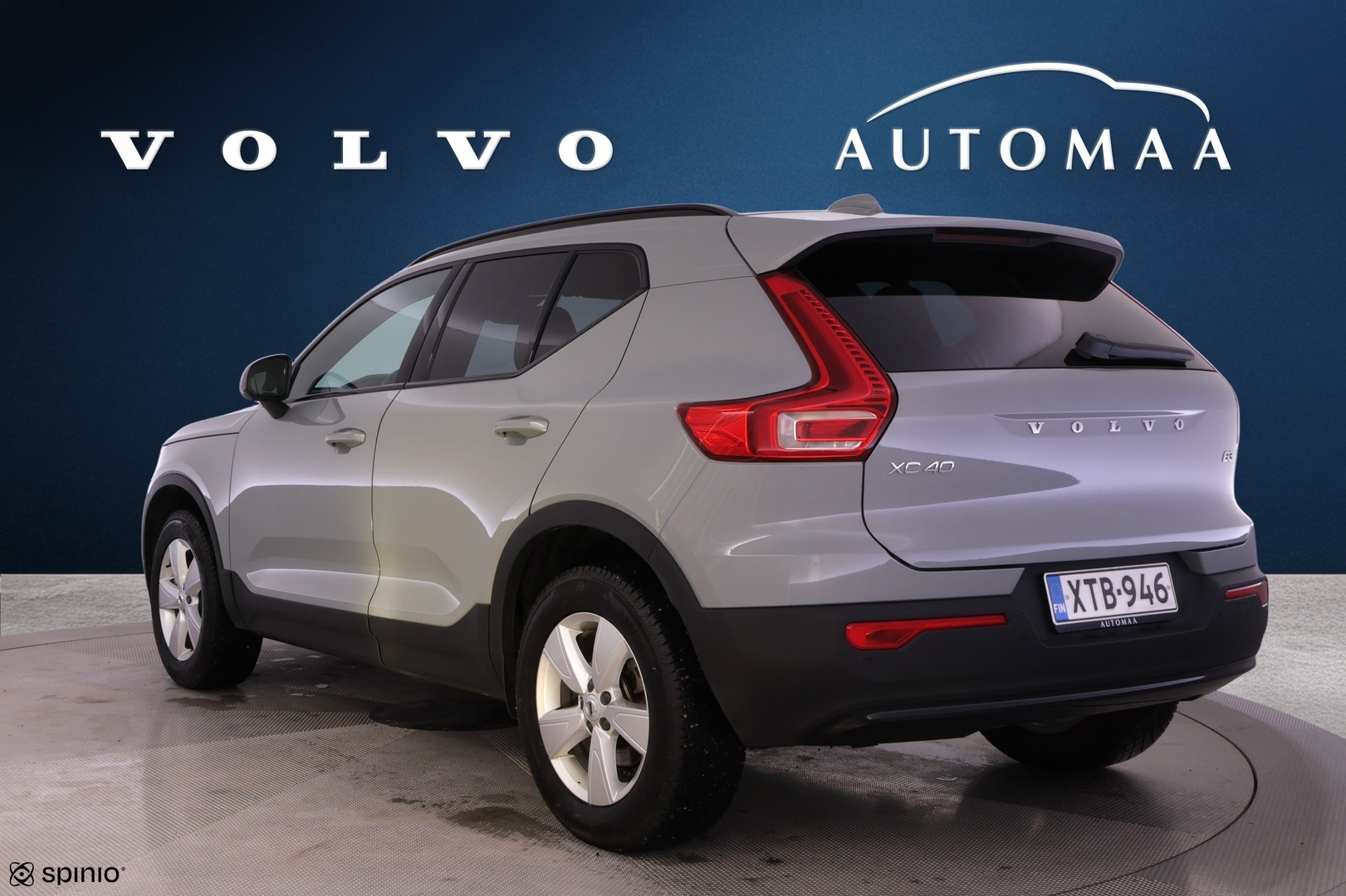 VOLVO XC40 6