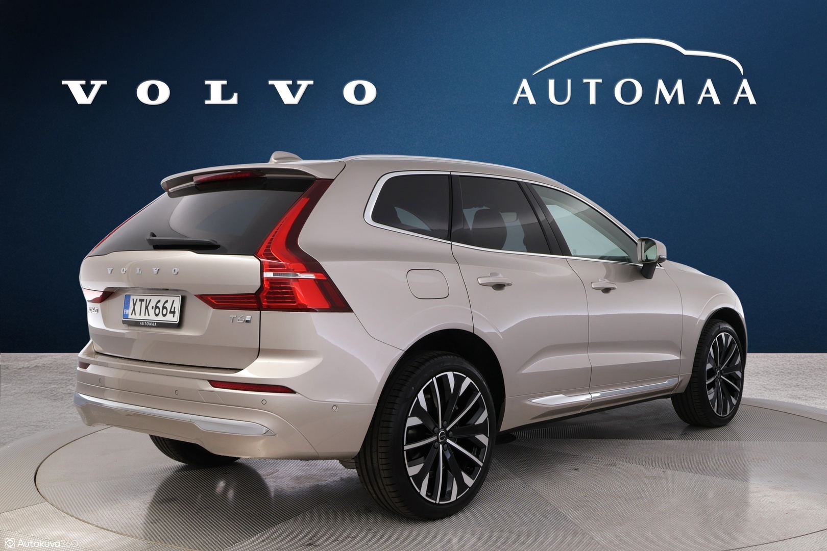 VOLVO XC60 4