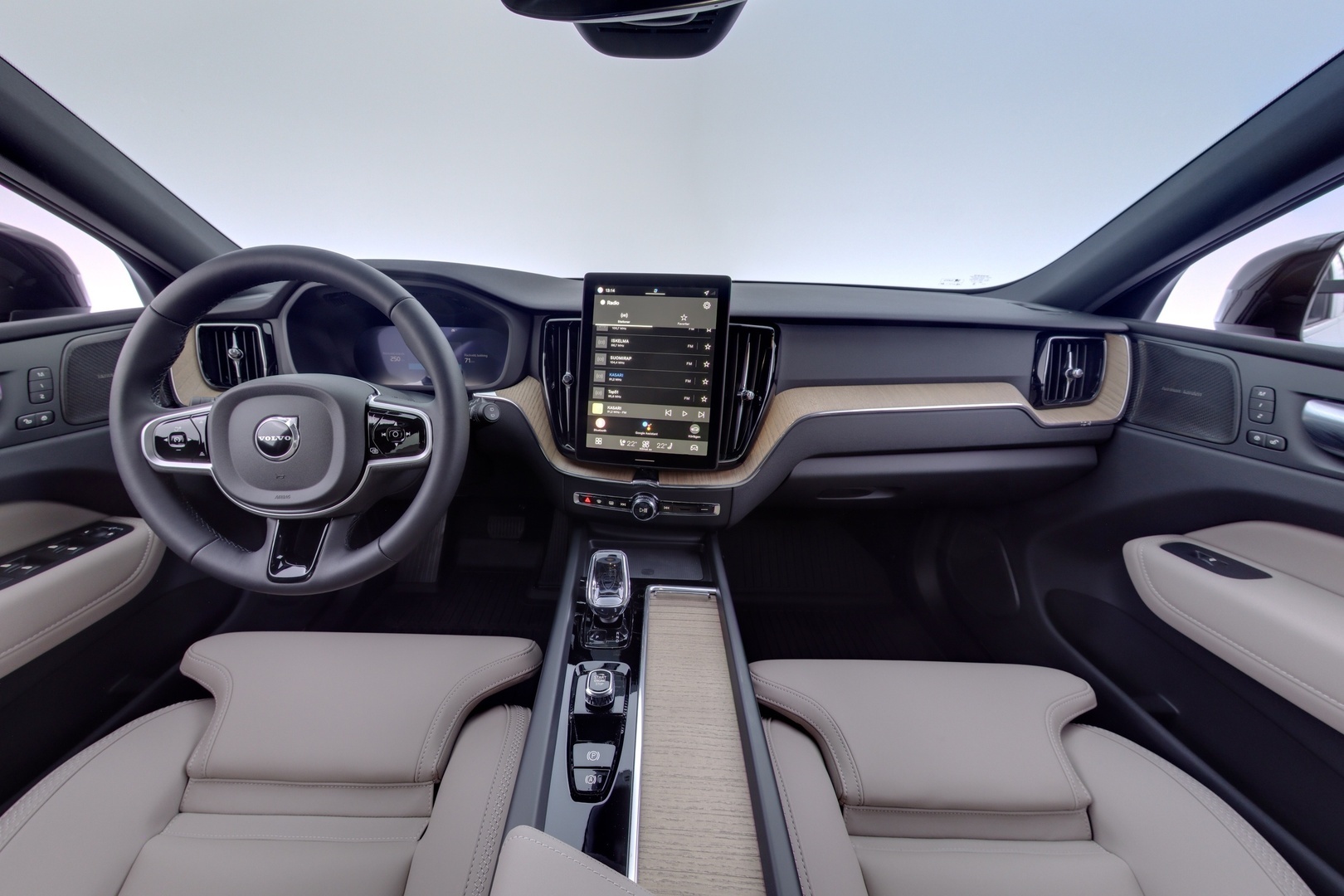 VOLVO XC60 7