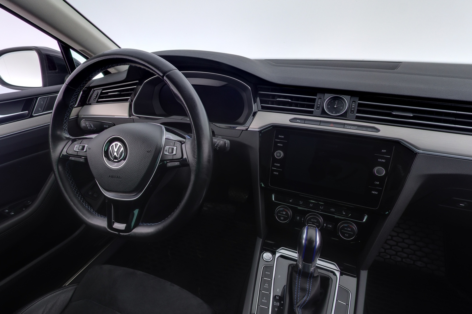 VOLKSWAGEN Passat 2017