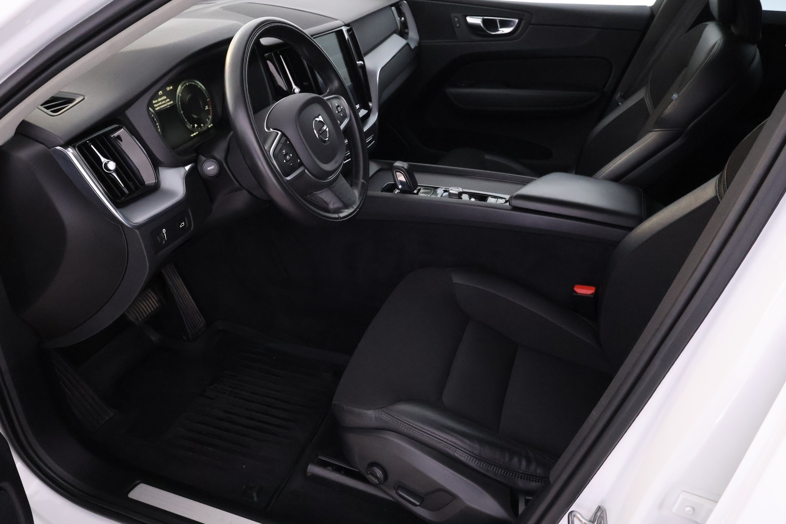 VOLVO XC60 2020