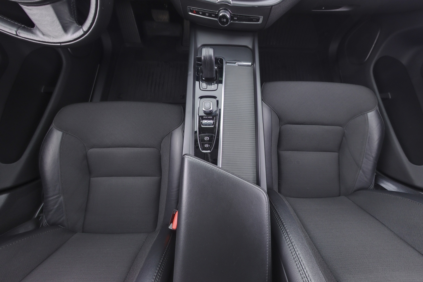 VOLVO XC60 2020