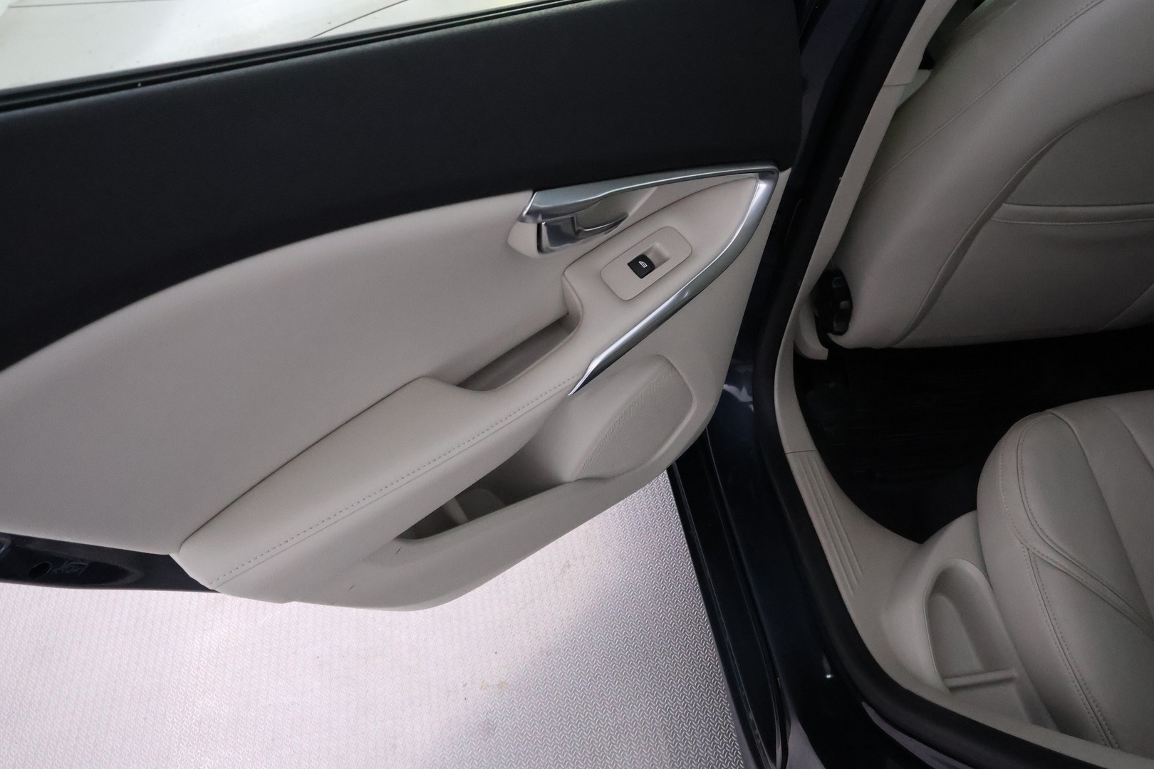 VOLVO V40 2017