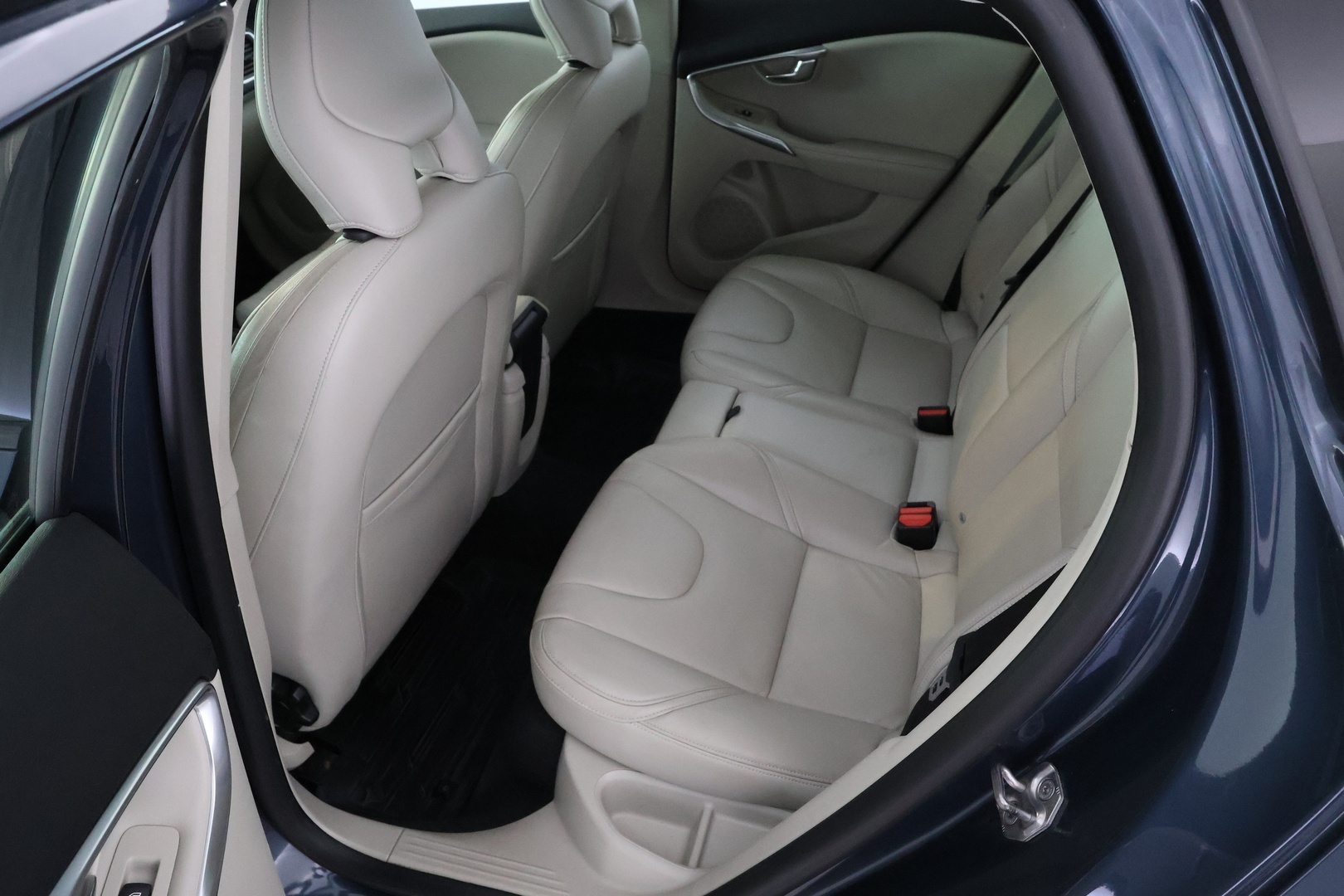 VOLVO V40 2017
