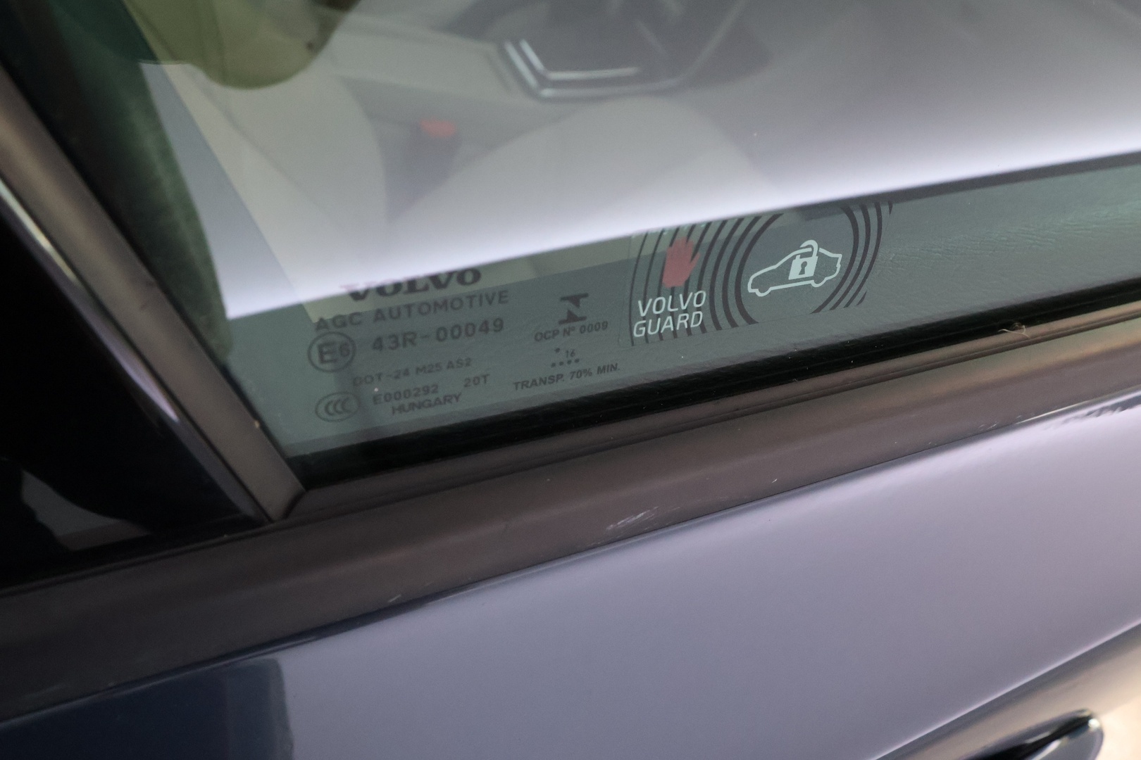 VOLVO V40 2017