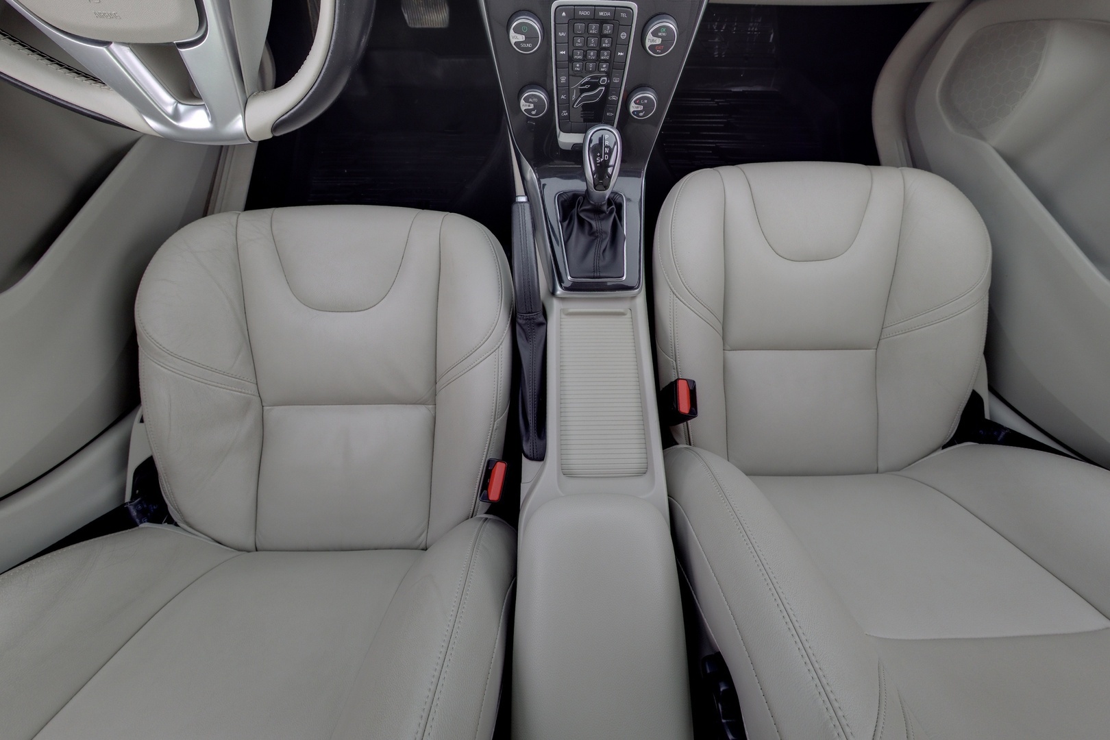 VOLVO V40 2017