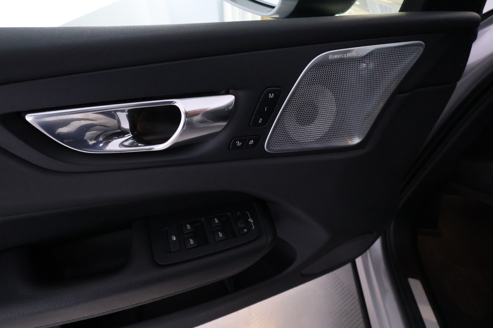 VOLVO XC60 2022