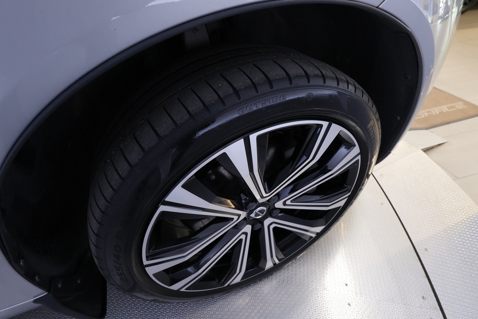 VOLVO XC60 2022