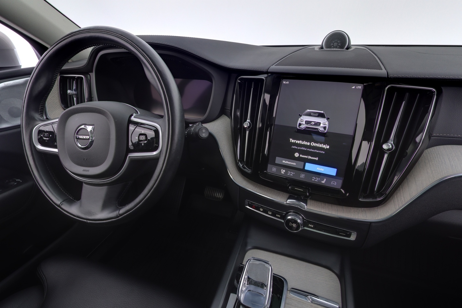VOLVO XC60 2022