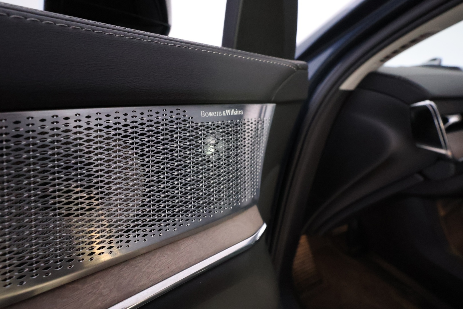 VOLVO EX90 2025