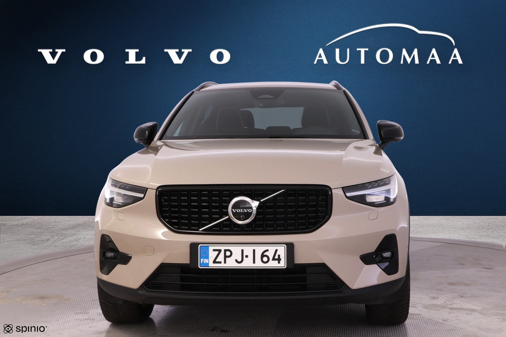VOLVO XC40 2024