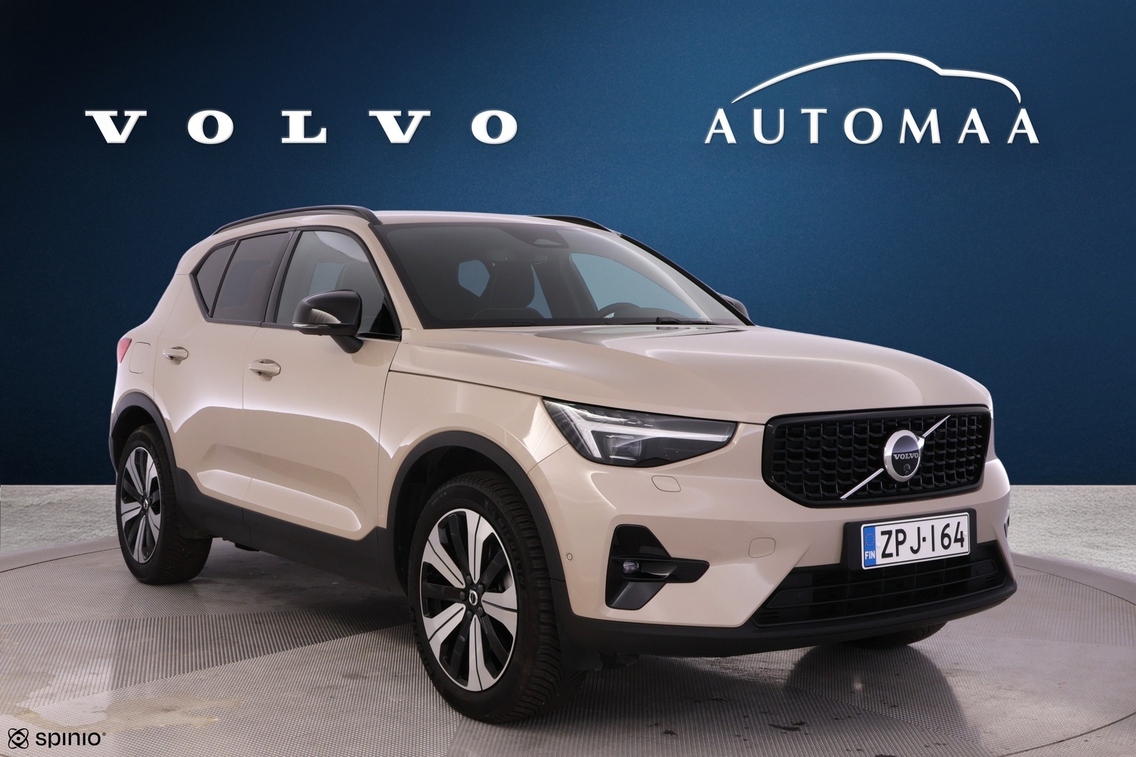 VOLVO XC40 2024