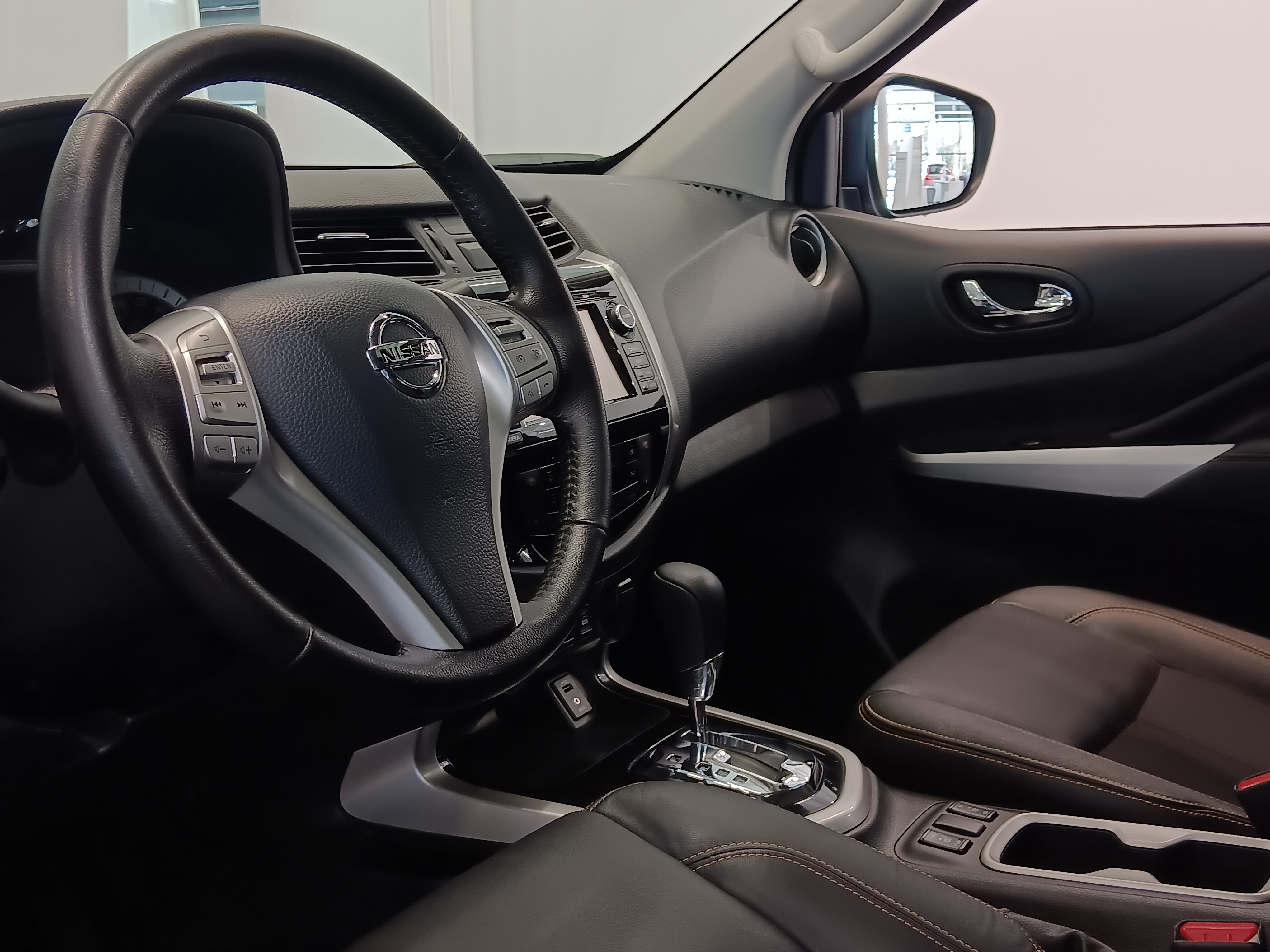 NISSAN Navara 2019