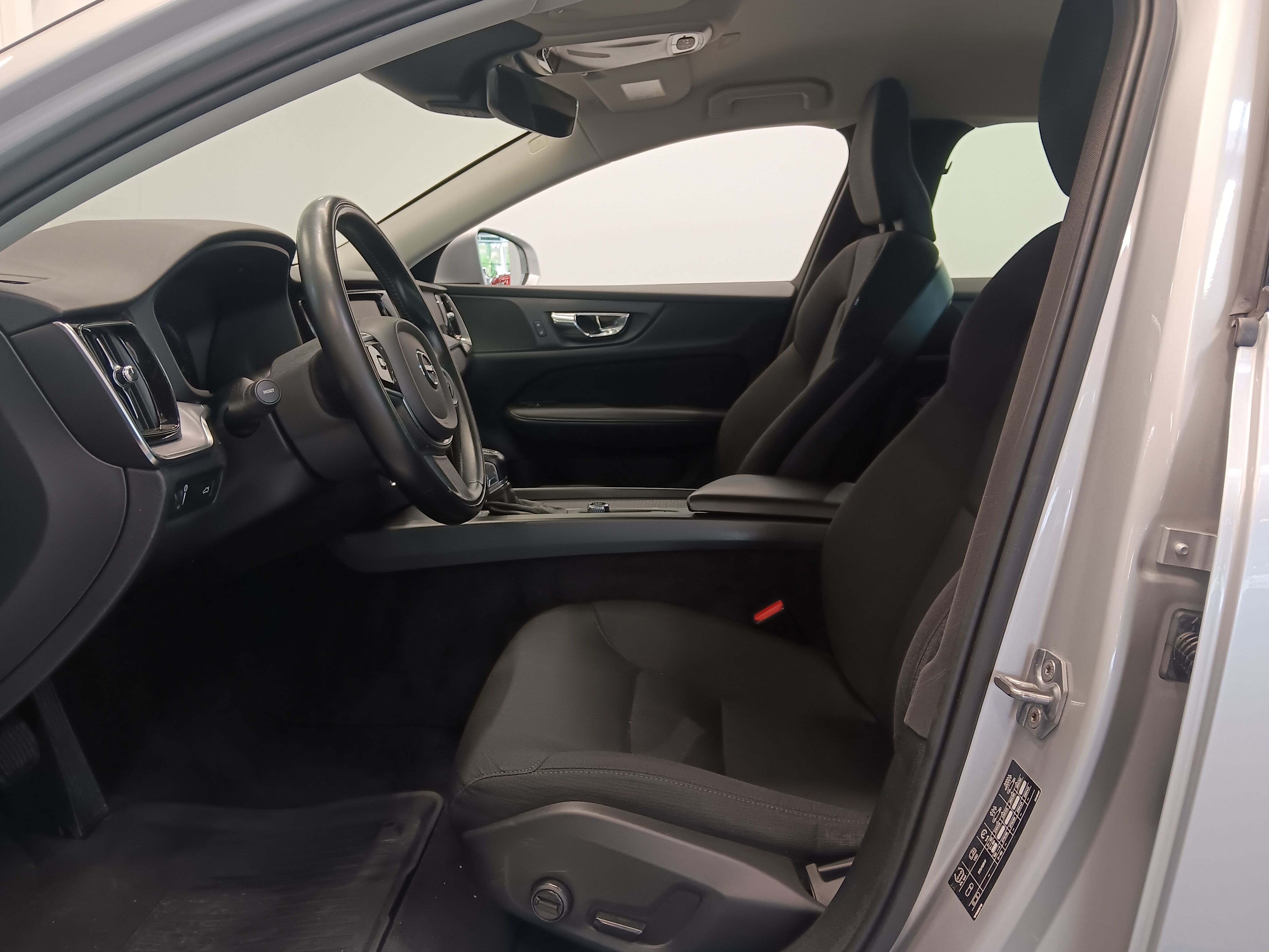 VOLVO V60 2019